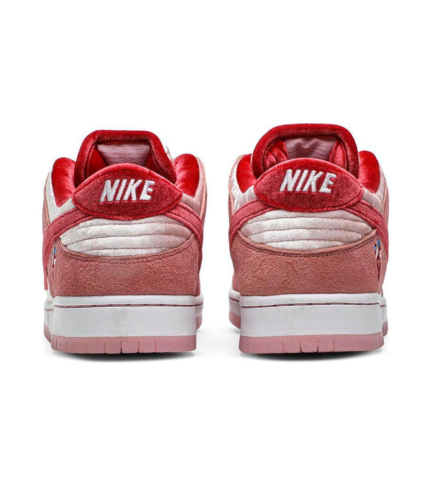 Nike Dunk Low Strange Love