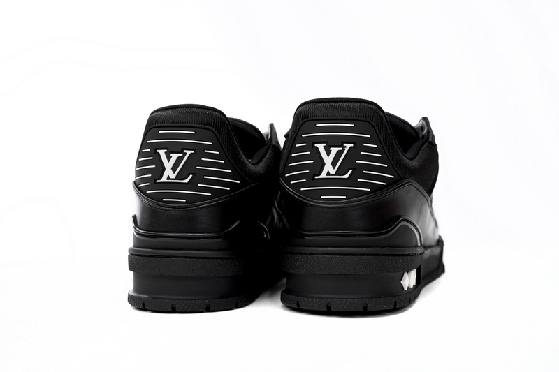 Louis Vuitton Trainer All Black