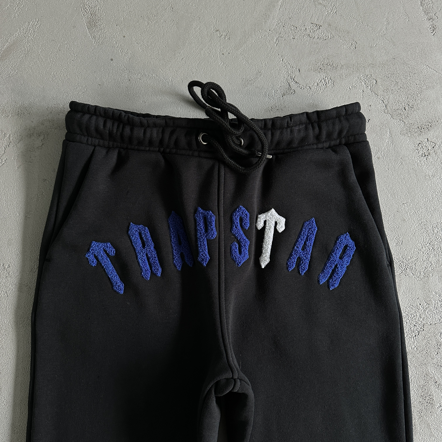 Conjunto TrapStar Its a Secret Tracksuit preto