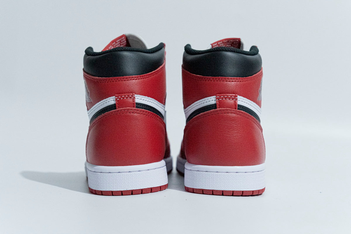 Jordan 1 Mid Chicago Black Toe