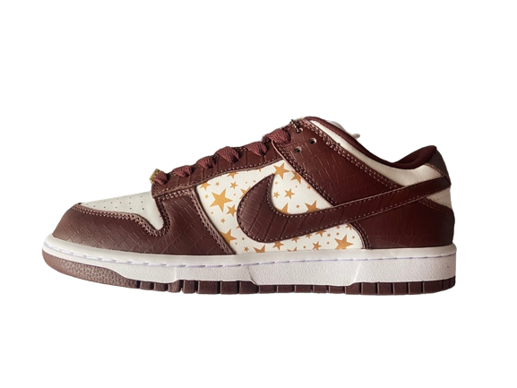 Supreme X Nike SB Dunk Low Brown Stars