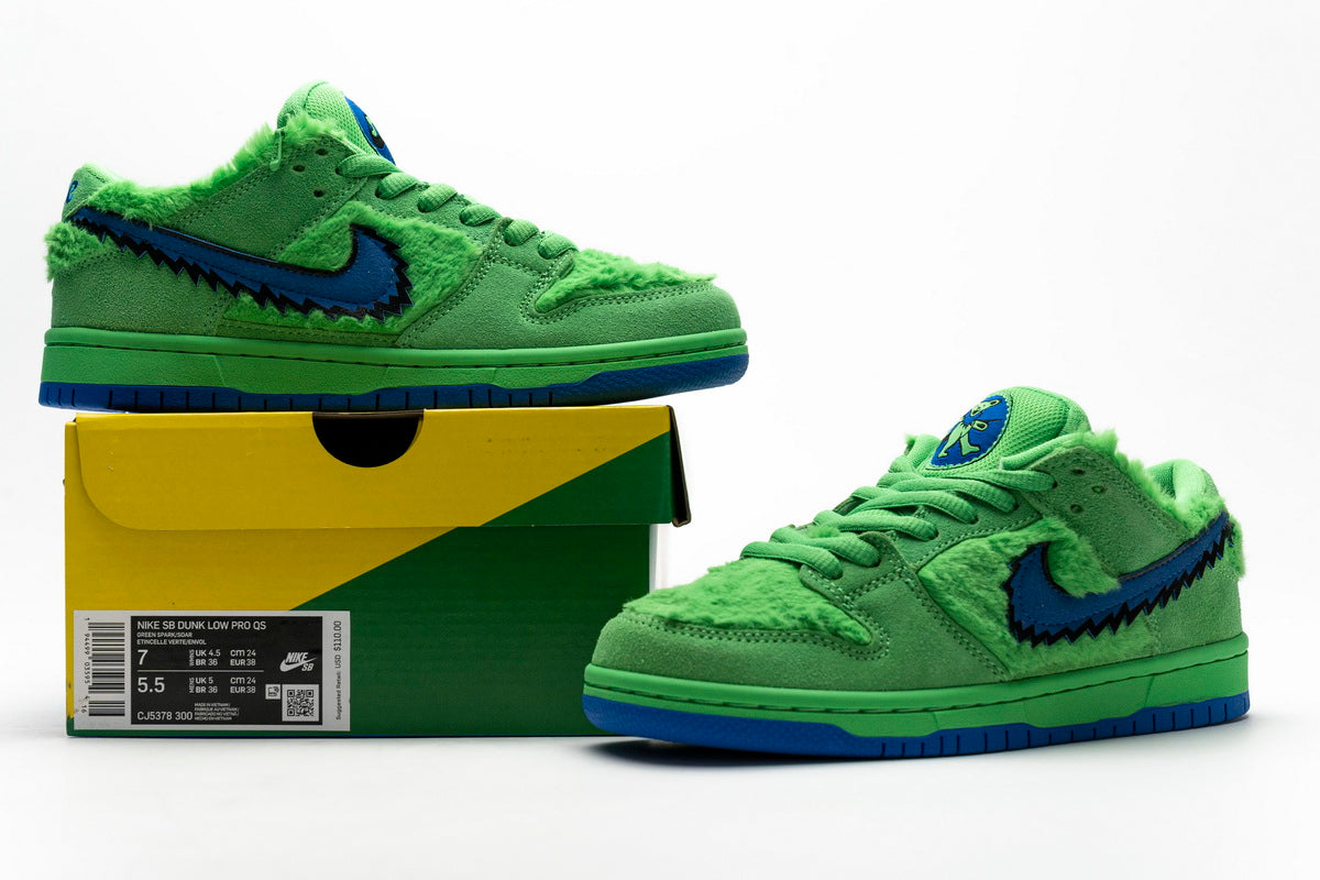 Nike Dunk Low Green Bear